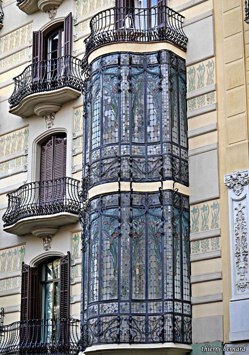 Casa Francesc Cama: A Hidden Gem of Catalan Modernism on Passeig de Gràcia