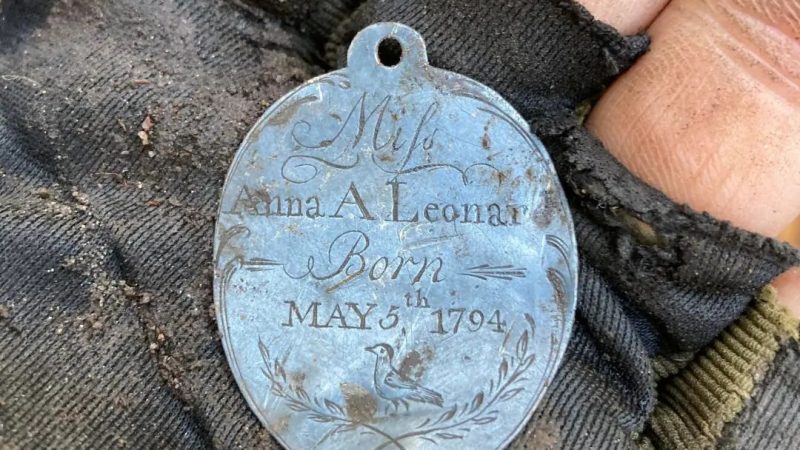 The Discovery of a 230-Year-Old Silver Pendant: A Journey Through Time