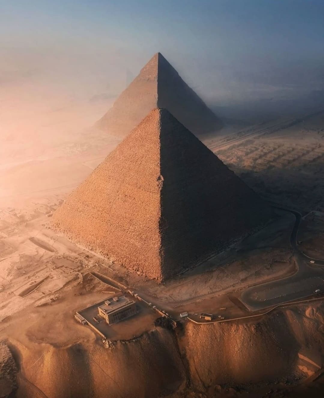 The Timeless Majesty of the Pyramids of Giza through Photography