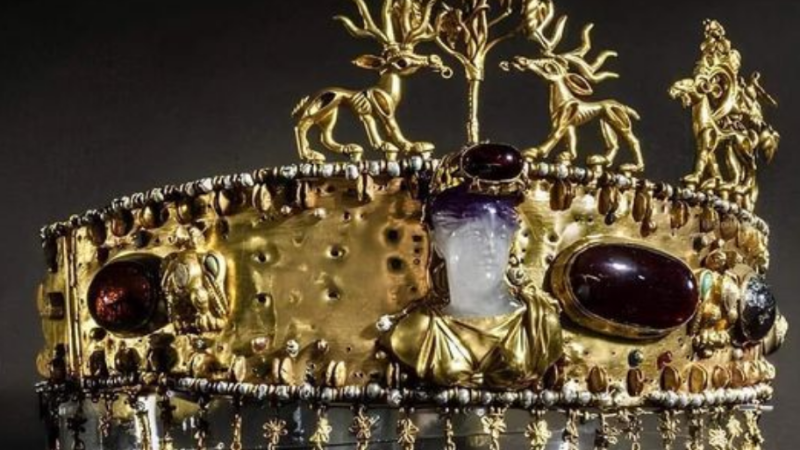 A Crown of Power: The 1st-Century Sarmatian Gold Diadem