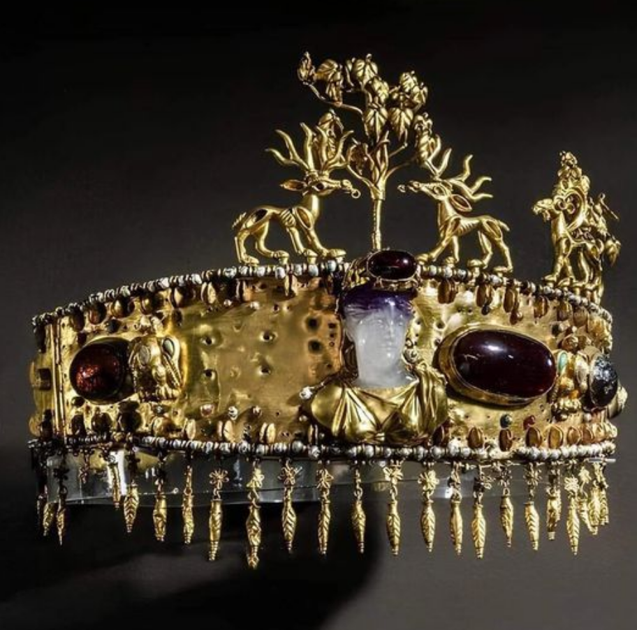 A Crown of Power: The 1st-Century Sarmatian Gold Diadem