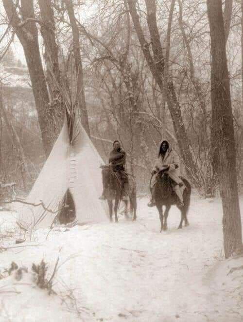 Native Americans in 1908: A Glimpse Through Edward Curtis’s Lens